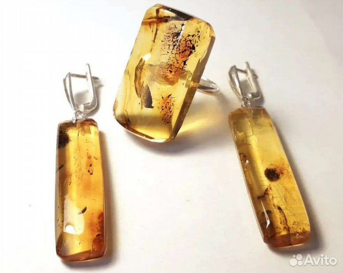 Комплект, кулон, кольцо и серьги из янтаря