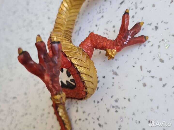 Дракон золотой фигурка игрушка