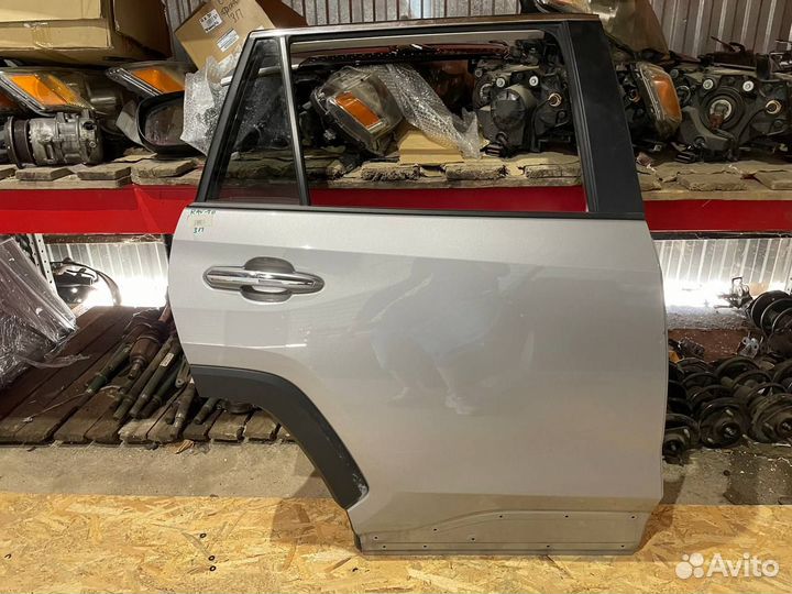 Задняя правая дверь Тойота Рав 4 50