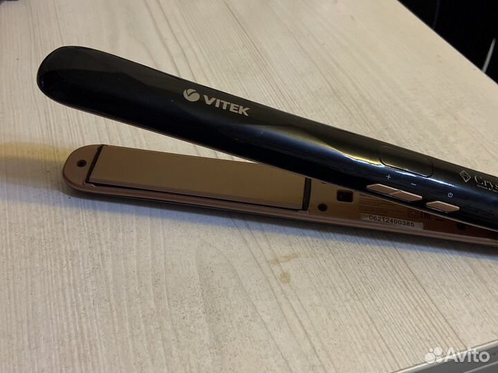 Выпрямитель для волос Vitek VT-8410 BK Crystal
