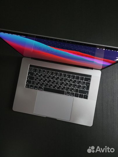 Macbook pro 15 touch bar