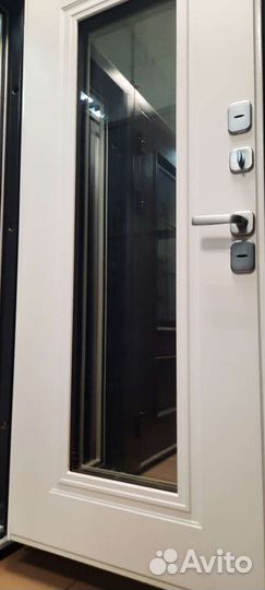 Дверь входная уличная с терморазрывом