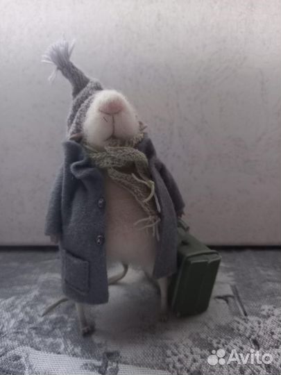 Игрушка для интерьера. Гость пожаловал