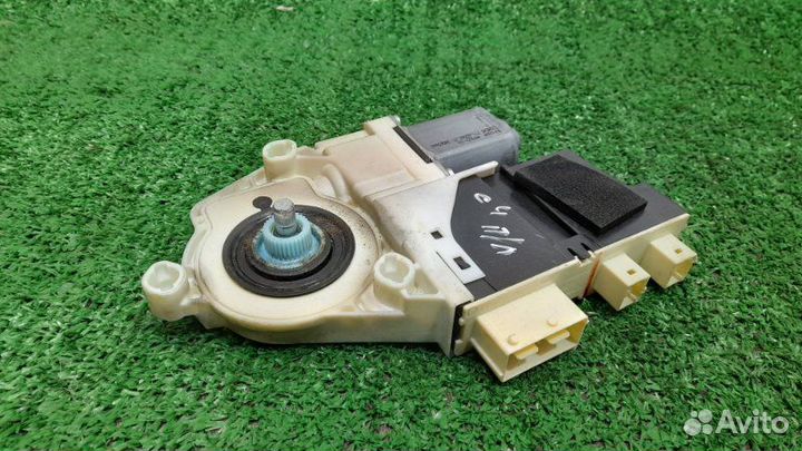 Моторчик стеклоподъемника передний левый Citroen