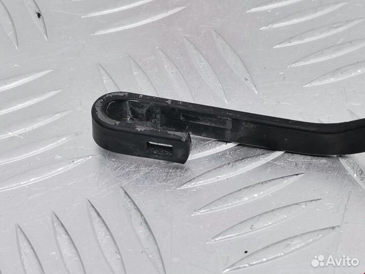 Щеткодержатель (поводок стеклоочистителя, дворник)