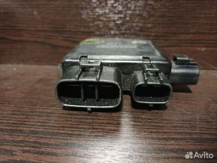 Блок управления вентилятором Mitsubishi Lancer