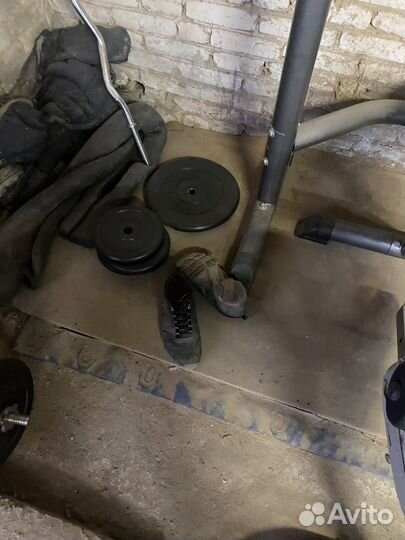 Скамья для жима со стойками и штангой бу