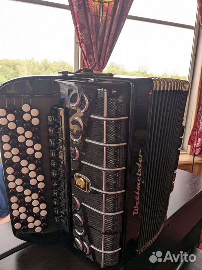 Баян Weltmeister Grandina