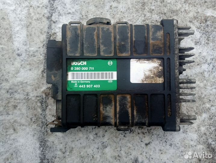 Блок управления двигателем 0280000711 VW Passat B3