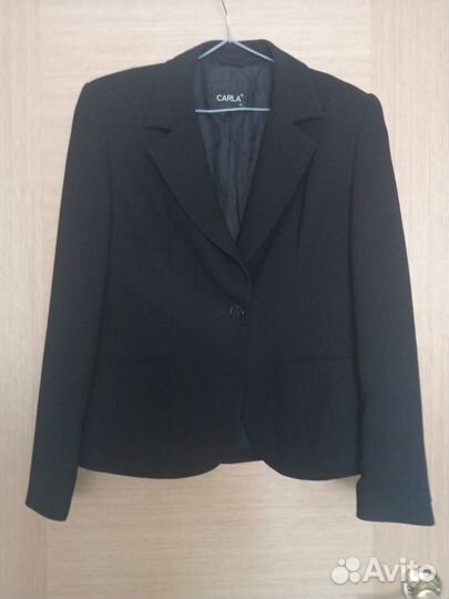 Костюмы женские