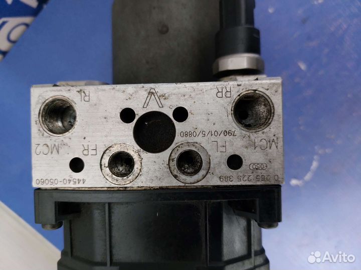 Блок ABS Toyota Avensis T250 2003-2008