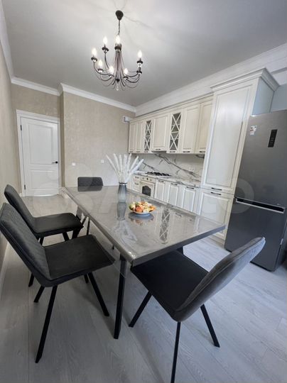 2-к. квартира, 72 м², 4/18 эт.