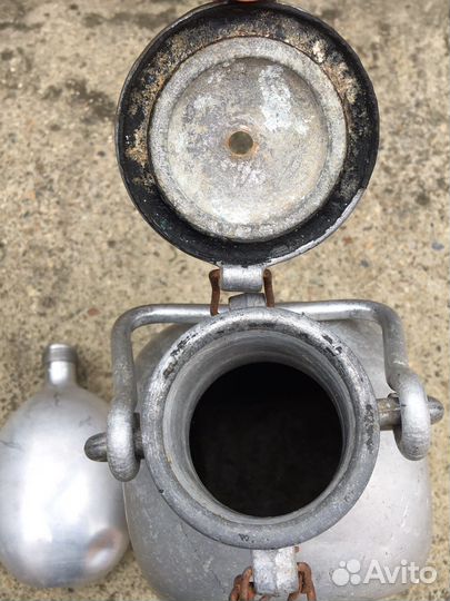 Амуниция немецких солдат фляги банки бутылки