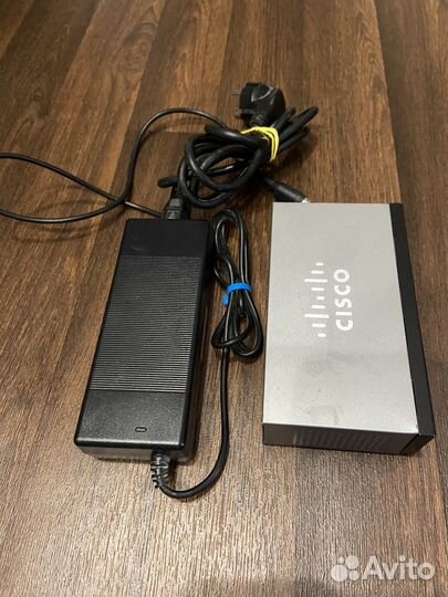 Коммутатор Cisco SF100D-16P