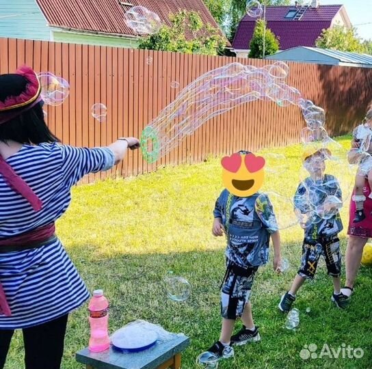 Ракетки и поднос для мыльного шоу