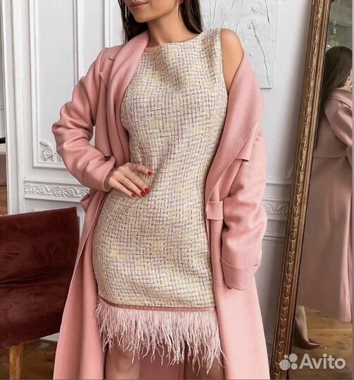 Твидовый сарафан с перьями 42p