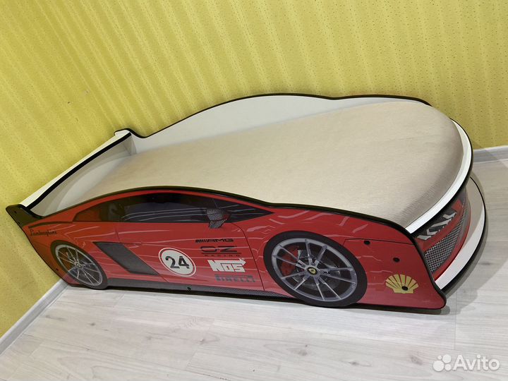 Детская кровать машинка