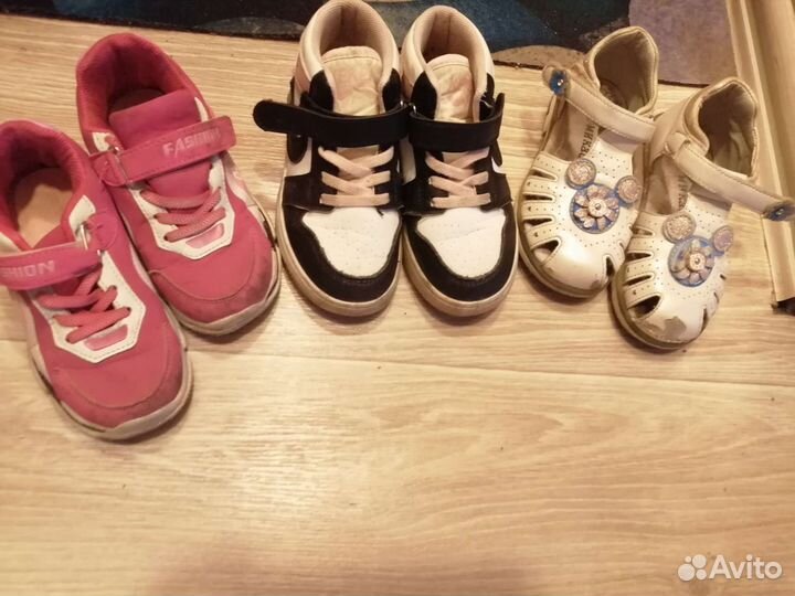 Кроссовки для девочки
