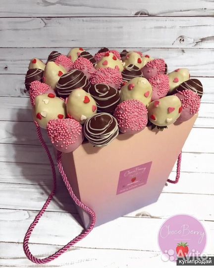 Букет из шоколадных роз, клубника в шоколаде