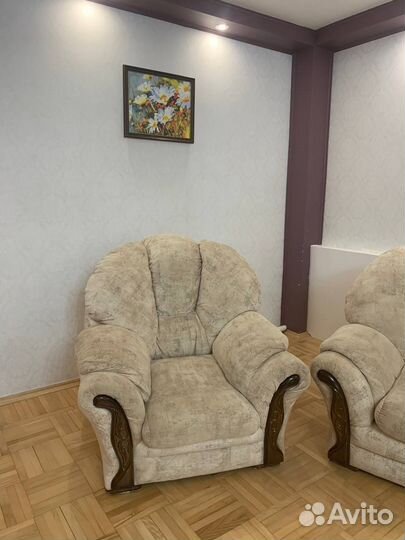 Угловой диван и кресло