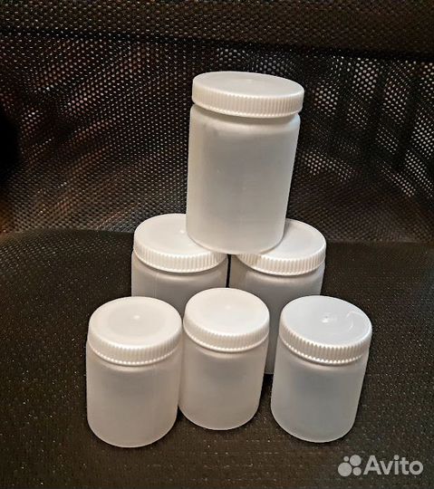 Баночки пустые пластиковые с крышкой