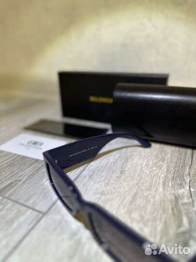 Солнцезащитные очки