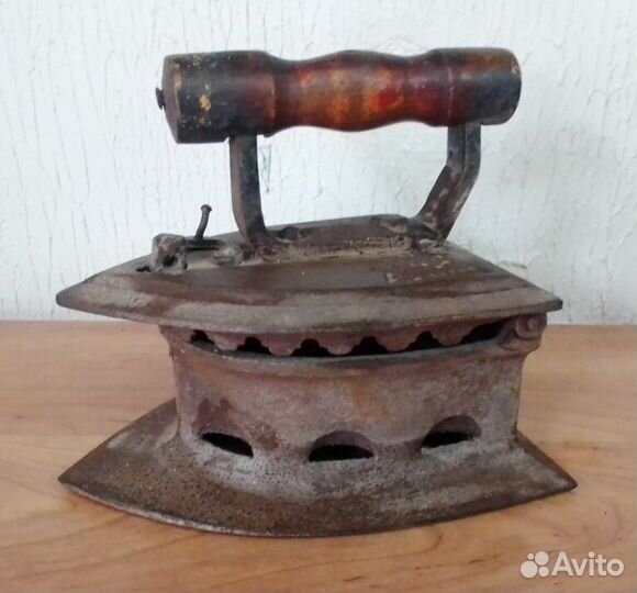 Старинный,угольный утюг.Индия