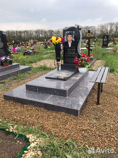 Памятники, благоустройство могил