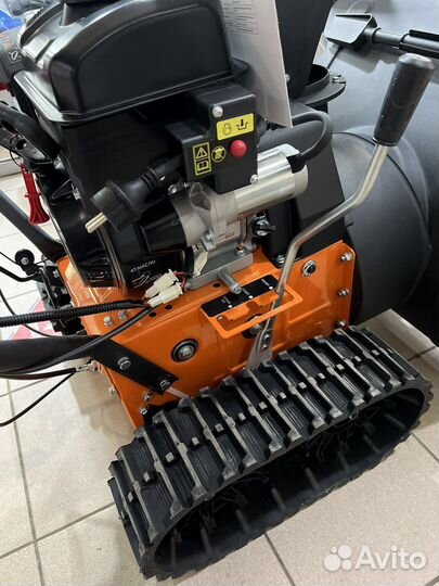 Снегоуборщик гусеничный Honda HSS GX340 13HP