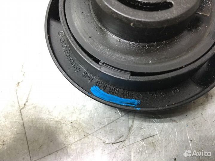 Крышка маслозаливной горловины Audi A6 C5