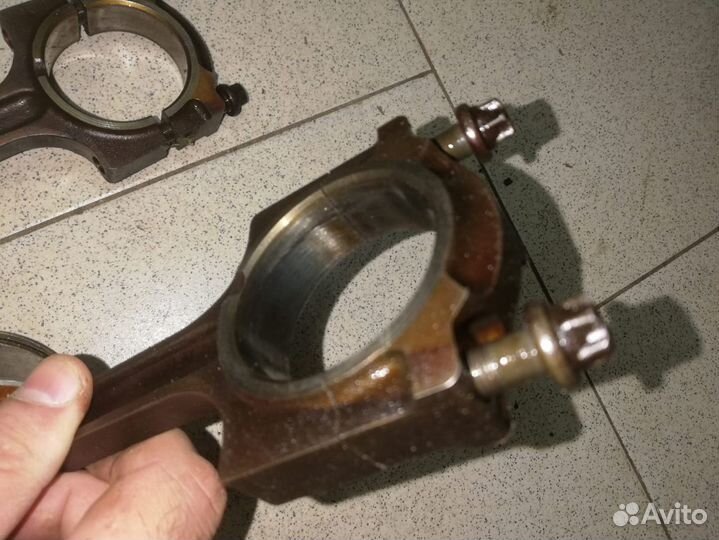 Поршень с шатуном для Focus II 1,8Л