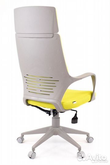 Кресло компьютерное для руководителя Trio Grey