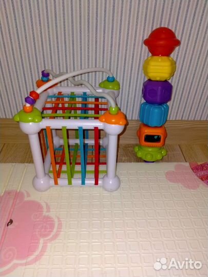 Развивающий кубик сортер