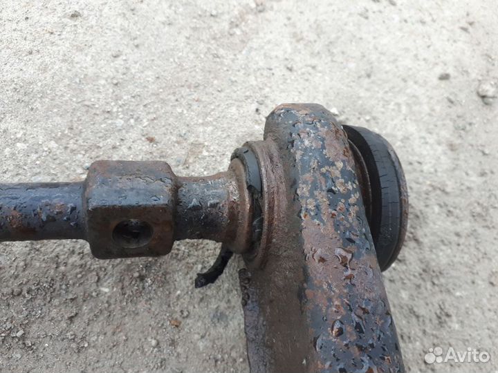 Рычаг передний правый верхний Mitsubishi Pajero 2