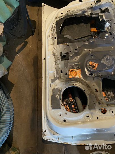 Дверь водительская nissan almera n16