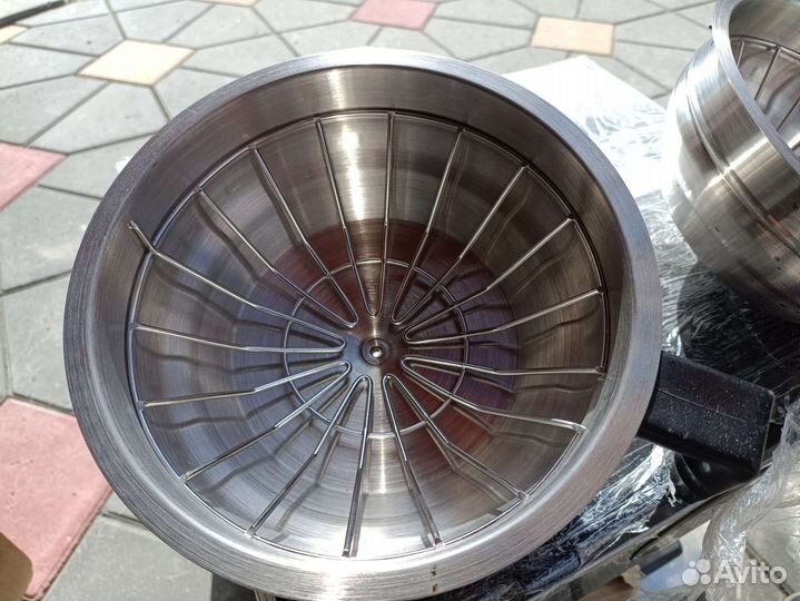 Кофеварка новая