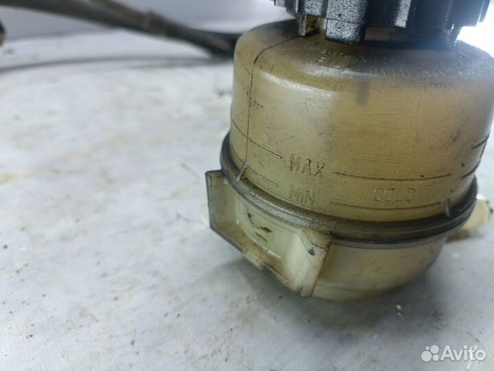 Бачок гур Toyota Cynos