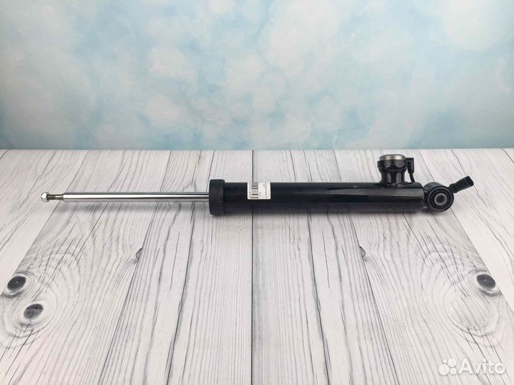 Задний амортизатор Audi Q5