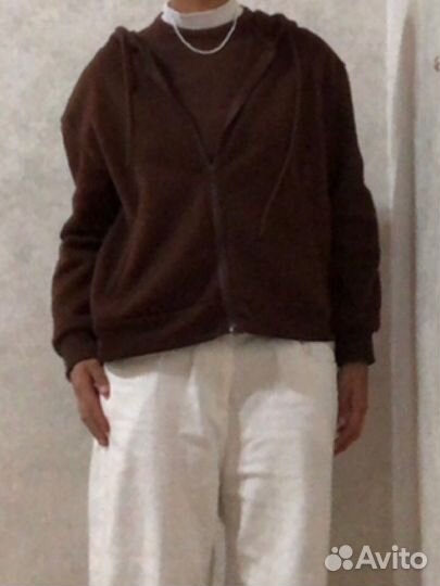 Однотонная короткая водолазка с горлом