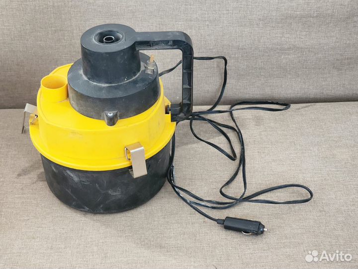 Автомобильный пылесос