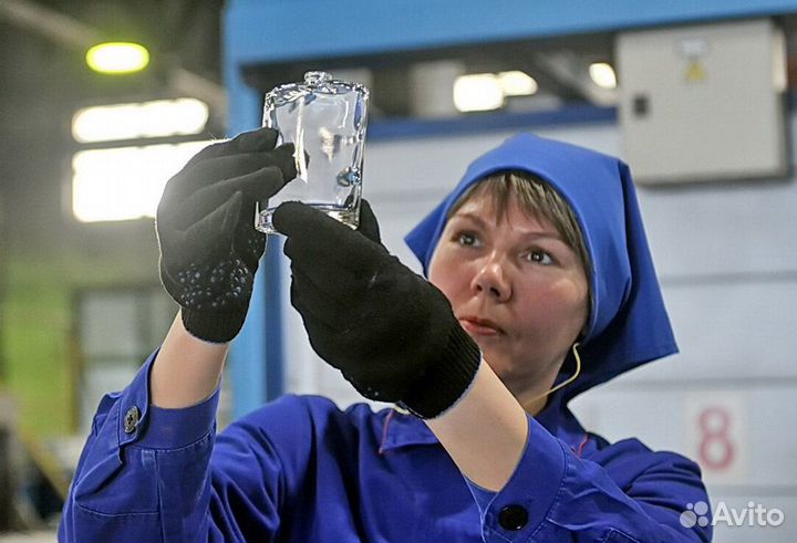 Упаковщица стеклянных бутылок