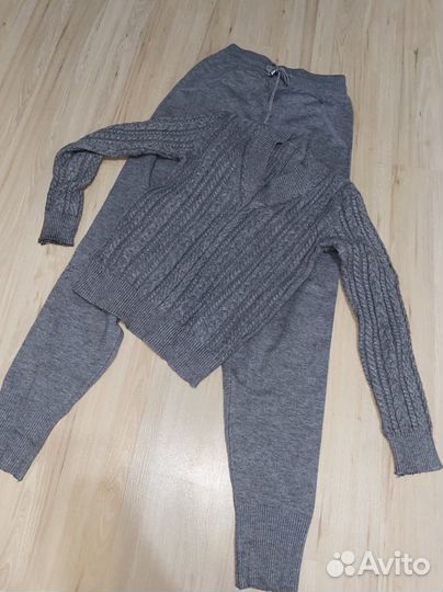 Теплый вязаный костюм