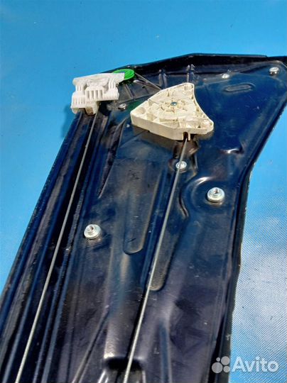 Стеклоподъемник электр. задний левый Land Rover R