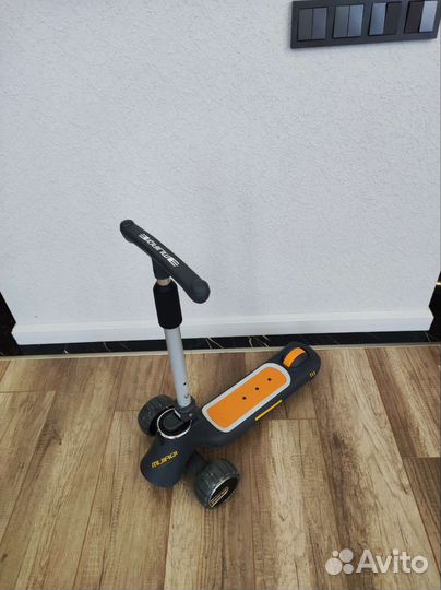 Самокат детский Mиджаки музыкальный