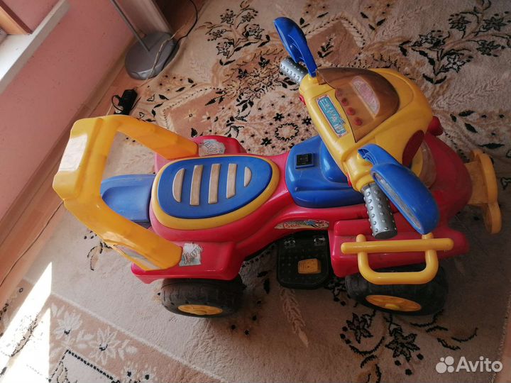 Детский квадроцикл на аккумуляторе бу