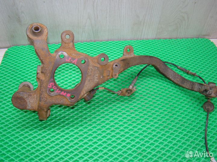 Поворотный кулак задний левый Hyundai Sonata 4 EF