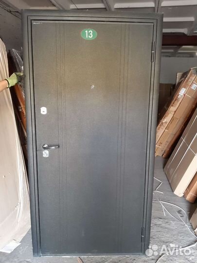Дверь входная металлическая правая бу