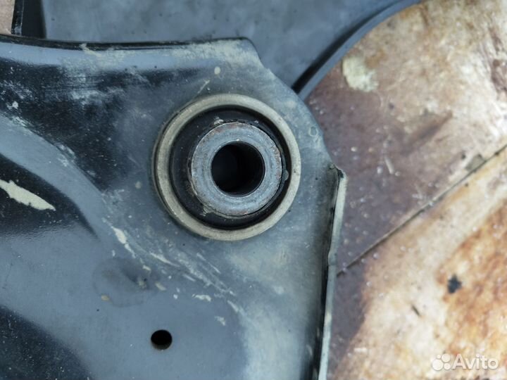 Передний рычаг Рено меган