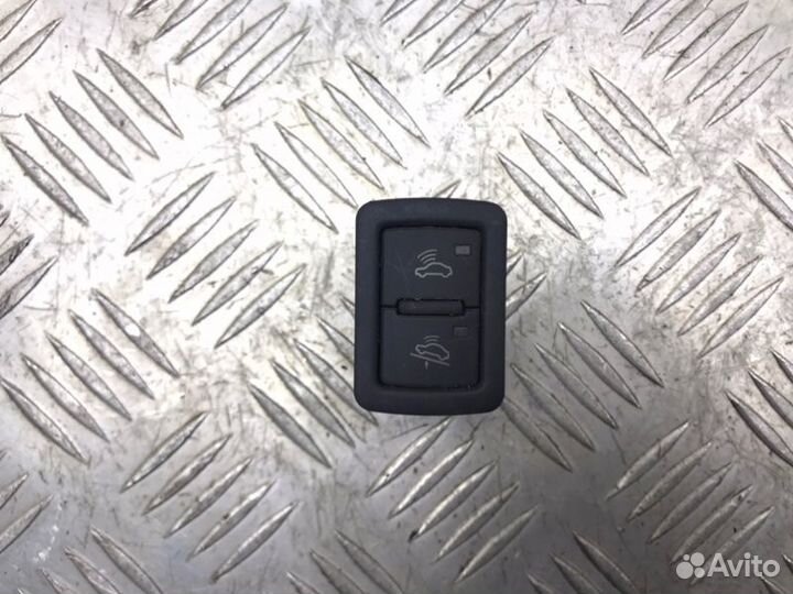 Кнопка аварийной сигнализации Audi A6 C6 2.0 2008