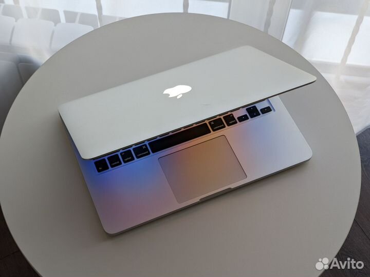 Топовый MacBook Pro i5 идеален для работы